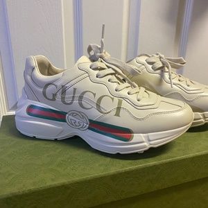 Women's Rhyton Gucci logo leather sneaker